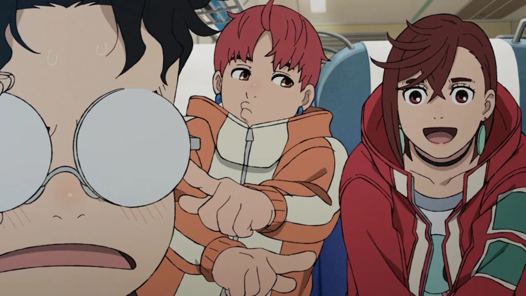 Jiji, Okarun et Momo dans l'épisode 12 de Dandadan